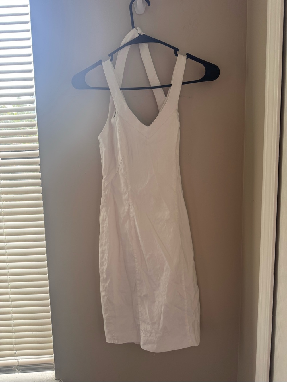 Bebe White Halter Neck Mini Dress Cross Back V Neck Cocktail Size 2